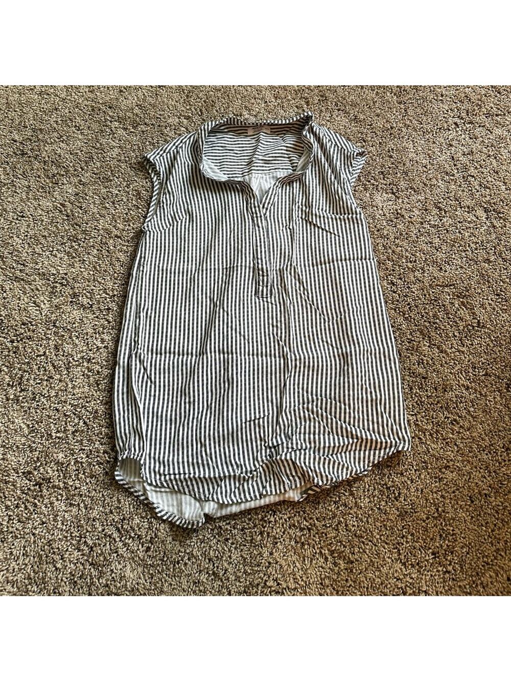 Ardene Basic Collection Grey and White Striped Top Women’s XS